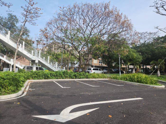 府、校攜手解決民眾停車需求  竹市三民國小停車場3/1起部分時段對外開放